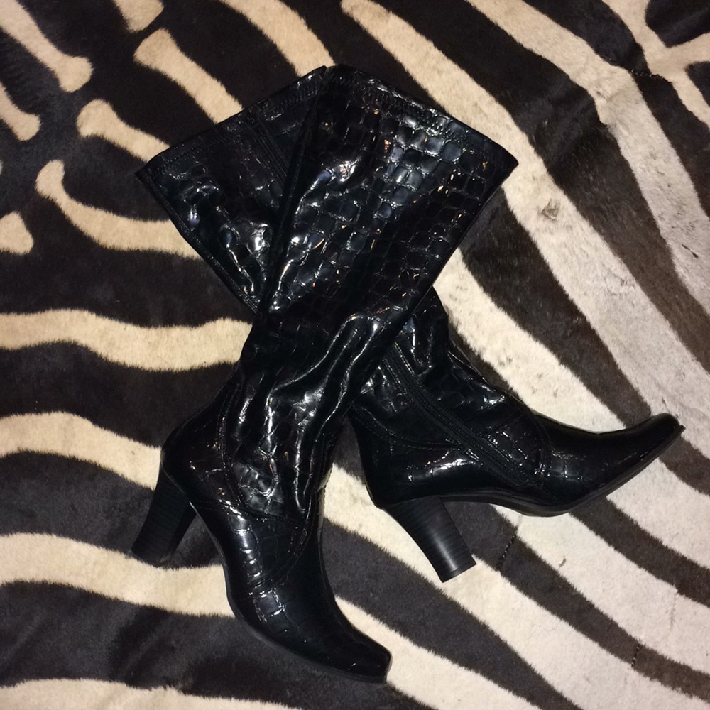 Black leather, heeled boots